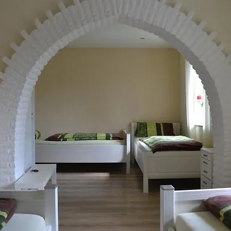 Highway2 Guest house *